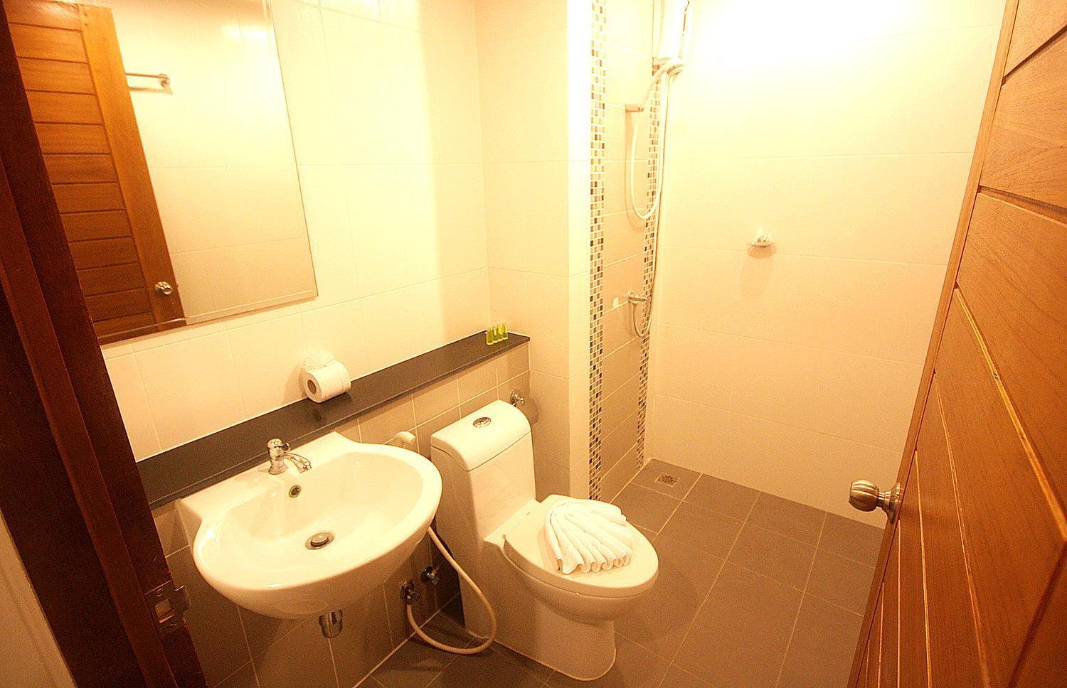 Breezotel - SHA Certified Patong Kamer foto