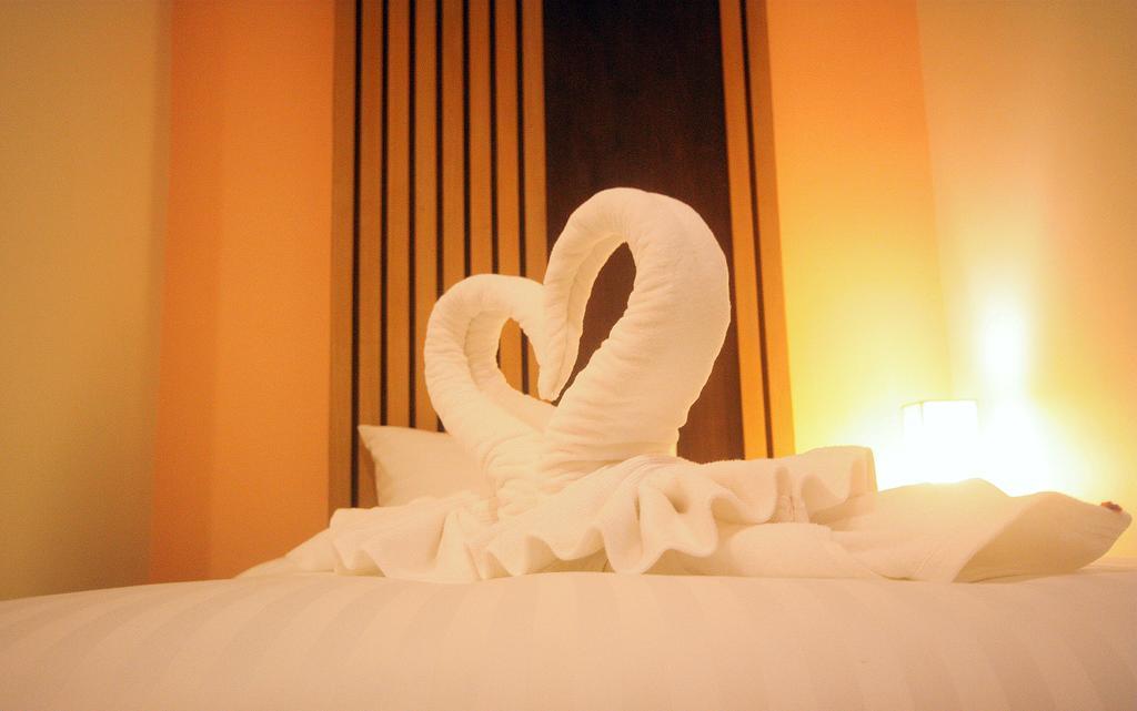 Breezotel - SHA Certified Patong Buitenkant foto